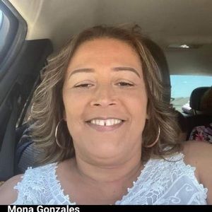 Meet your Posher, Mona